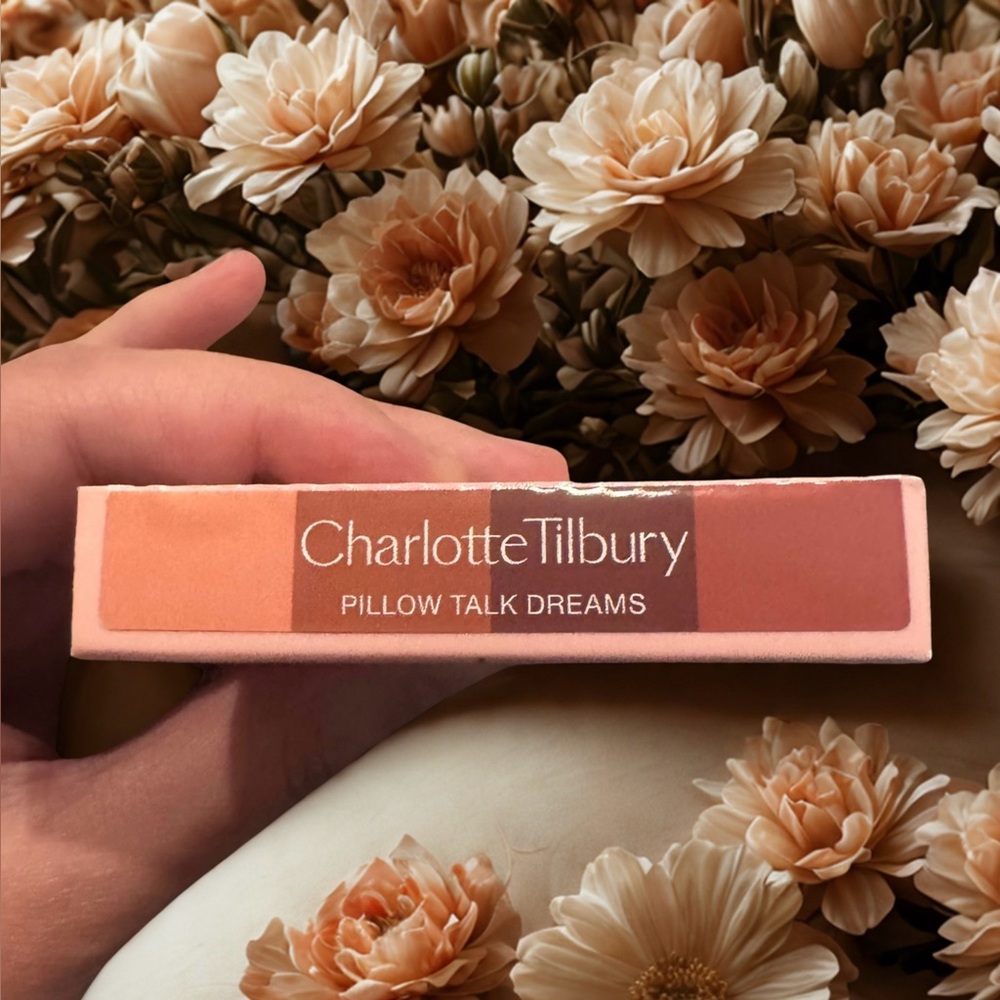 Charlotte Tilbury Pillow Talk Dreams Luxury Eye Shadow Palette - Picture 2 of 3